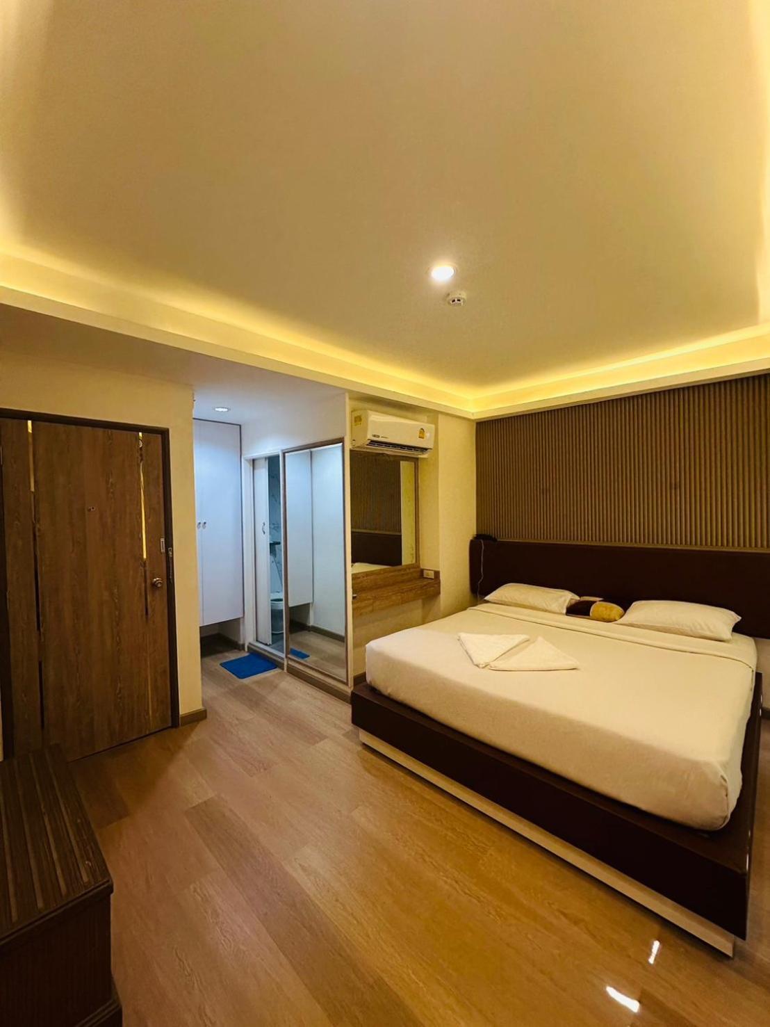 Royal Garden Home Hotel Bangkok Eksteriør billede