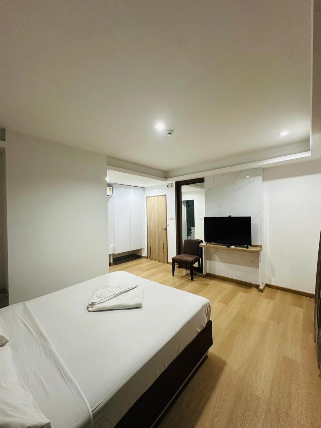 Royal Garden Home Hotel Bangkok Eksteriør billede